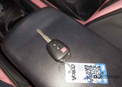 2018 Toyota Rav4 Le z USA, uszkodzony, nr VIN JTMBFREV0JD224279